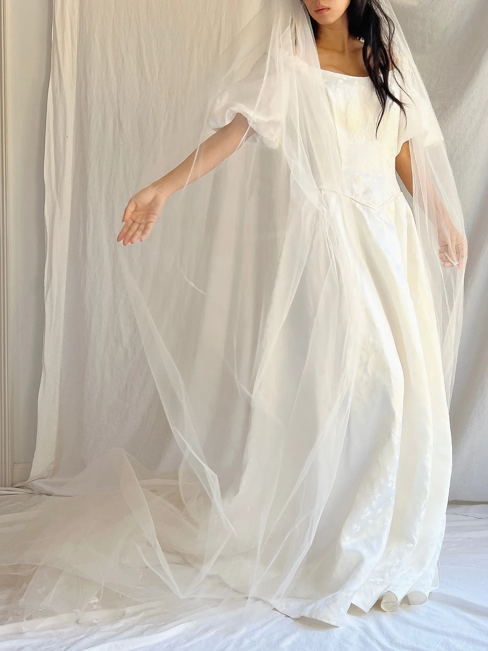 1950s Ivory Cathedral Tulle Veil with Appliqué