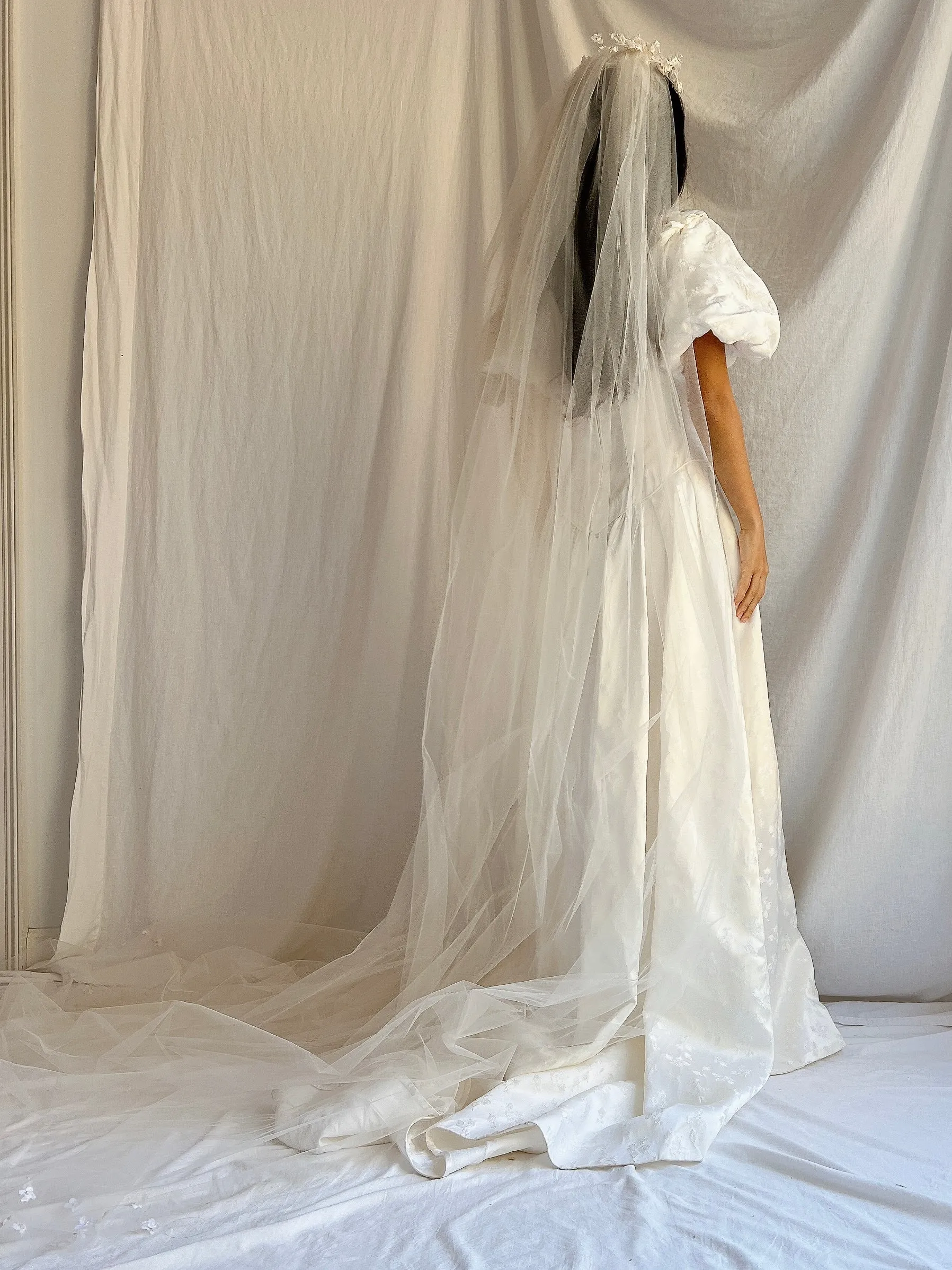 1950s Ivory Cathedral Tulle Veil with Appliqué