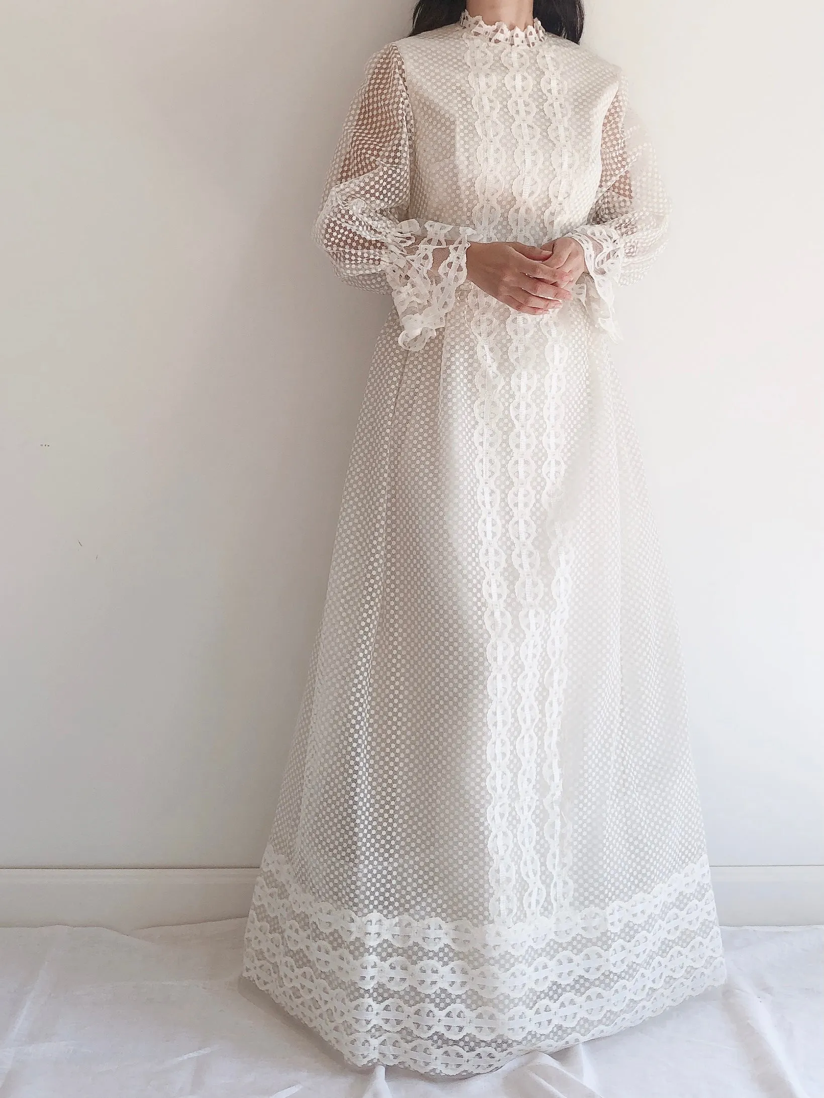 1960s Puff Sleeves Dotted Gown - S