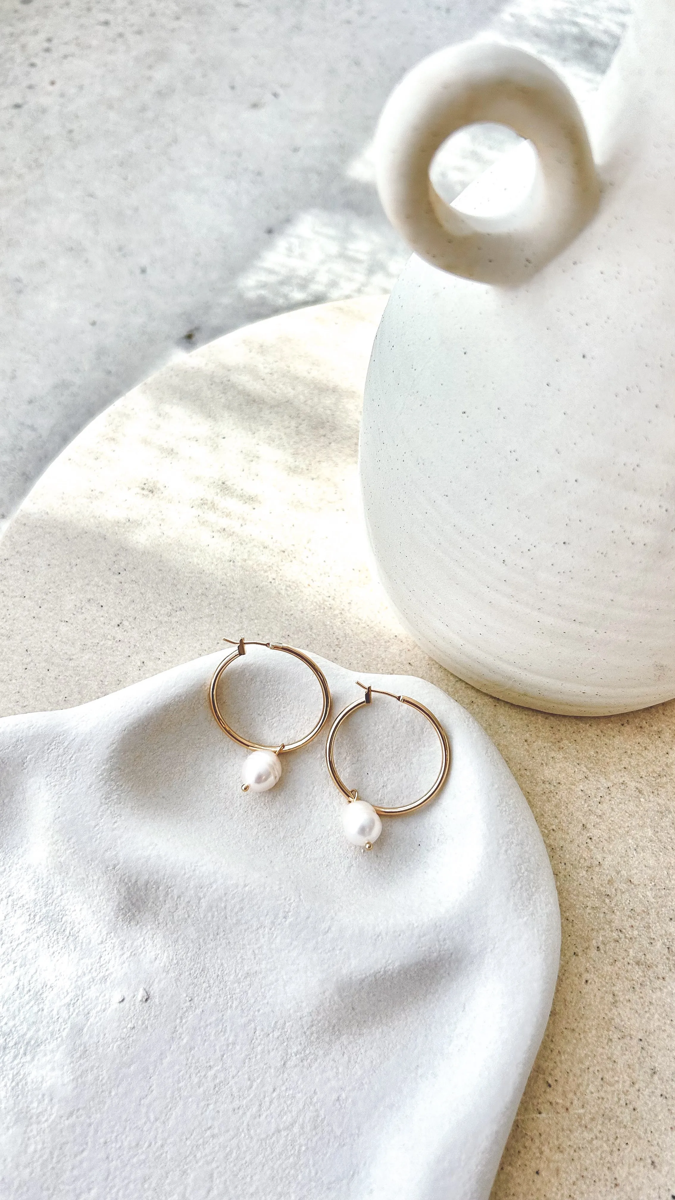 Freshwater Pearl Drop Midi Hoops - Gold