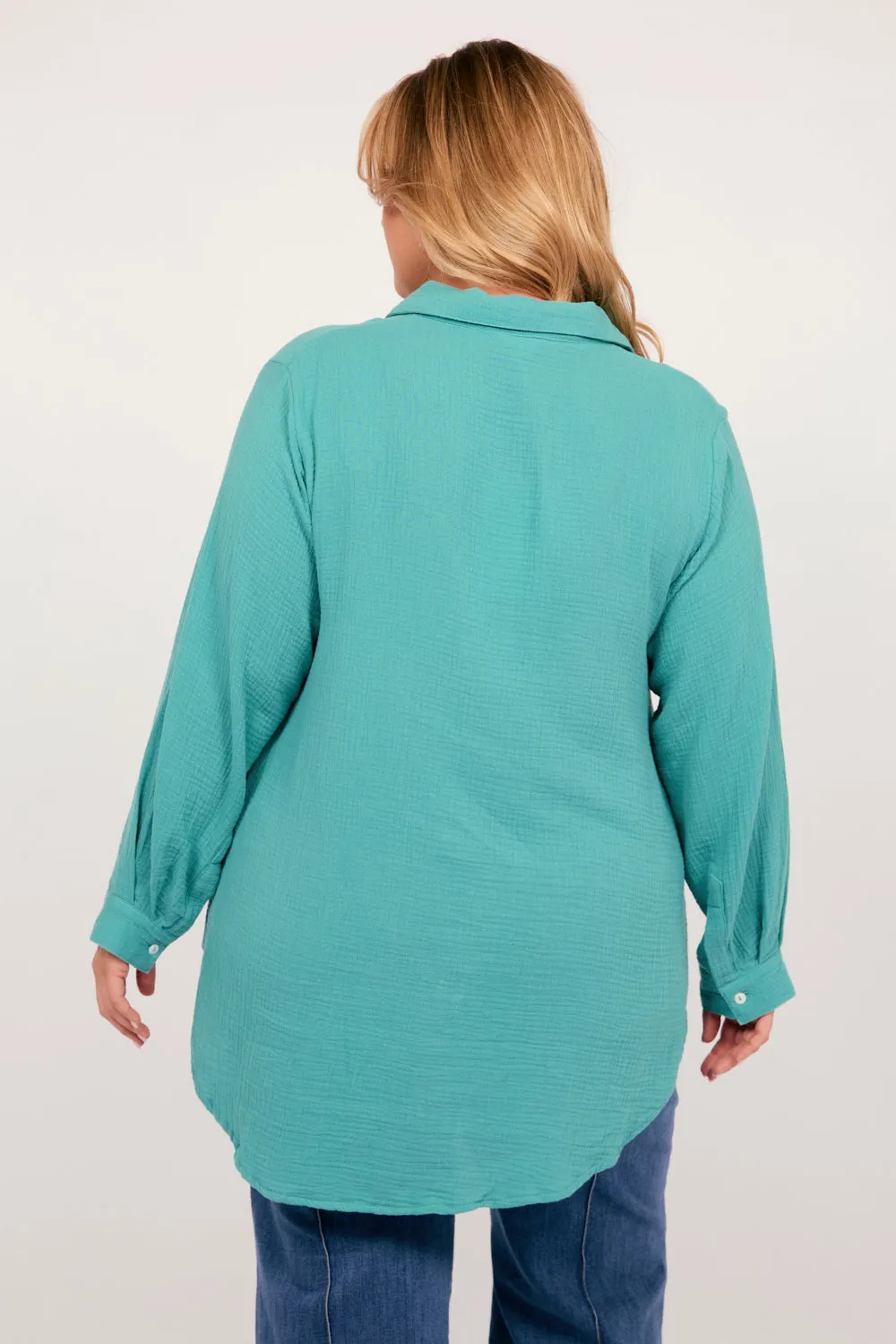 Oversized Boyfriend Shirt in Peacock Parade