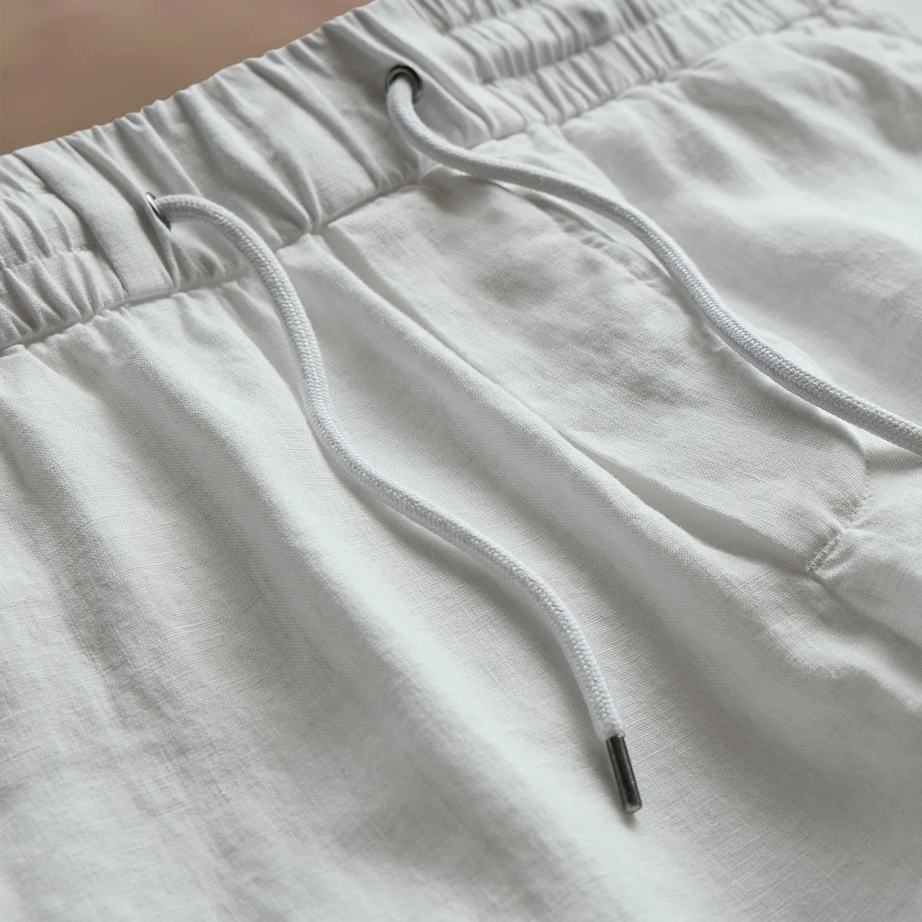 Relaxed Fit Linen Short - White
