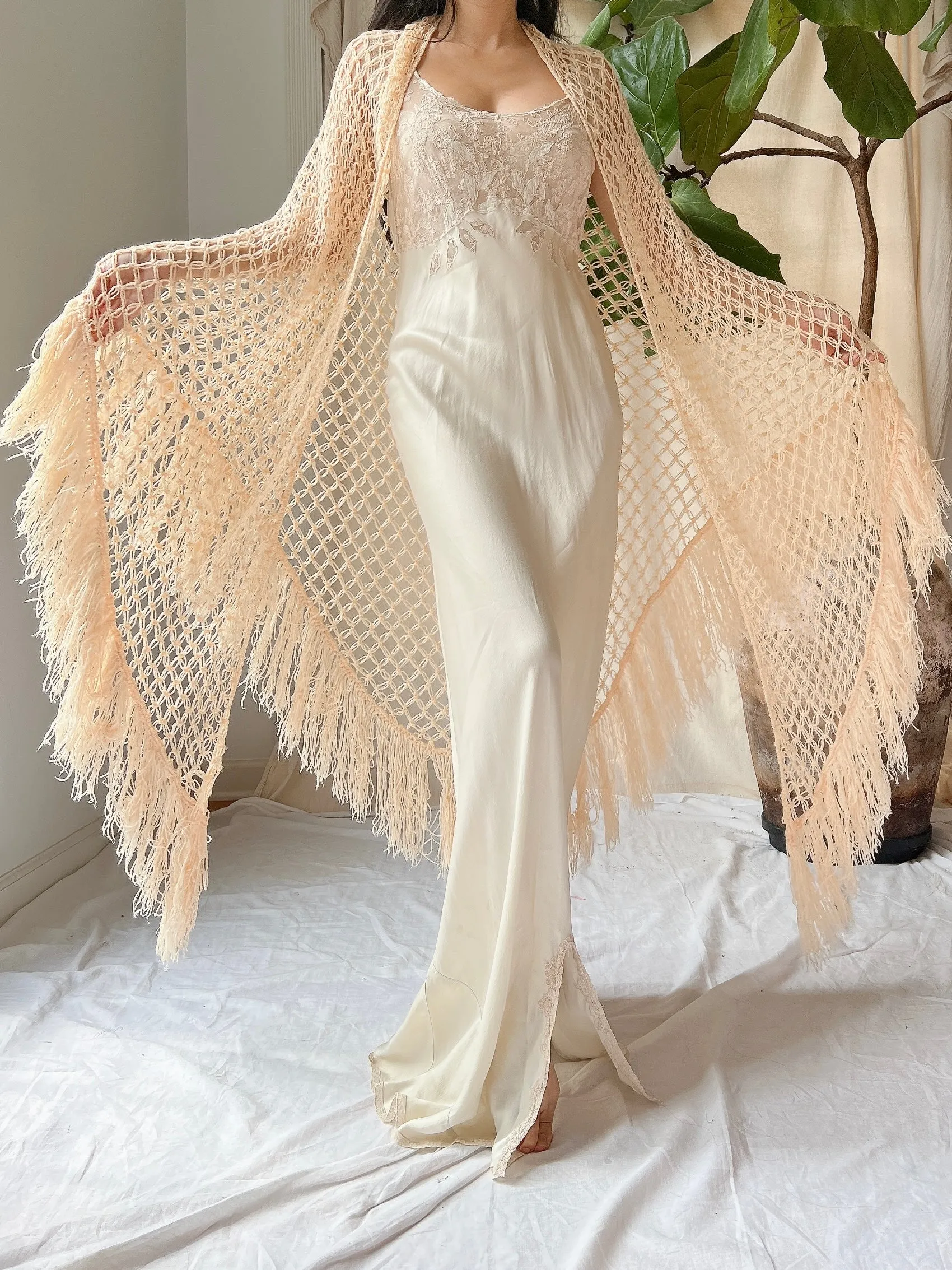 Vintage Light Peach Extra Large Shawl - OSFM