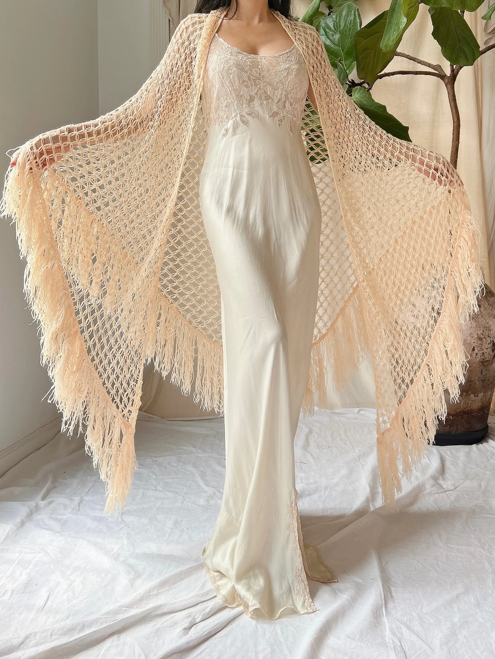 Vintage Light Peach Extra Large Shawl - OSFM