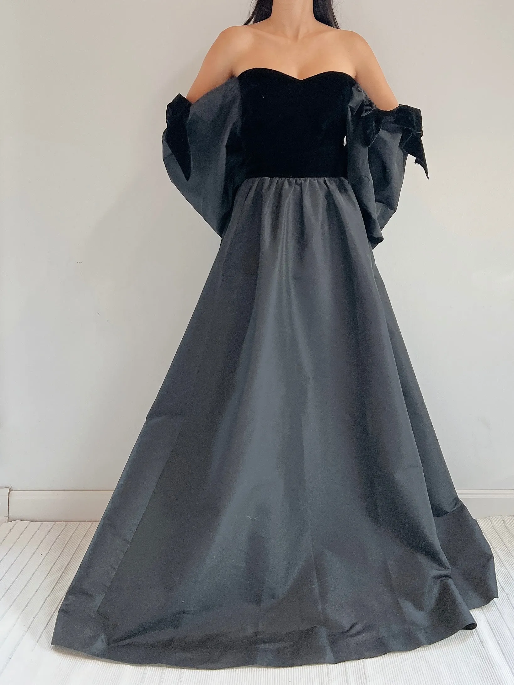 Vintage Victor Puff Sleeves Gown - S/M