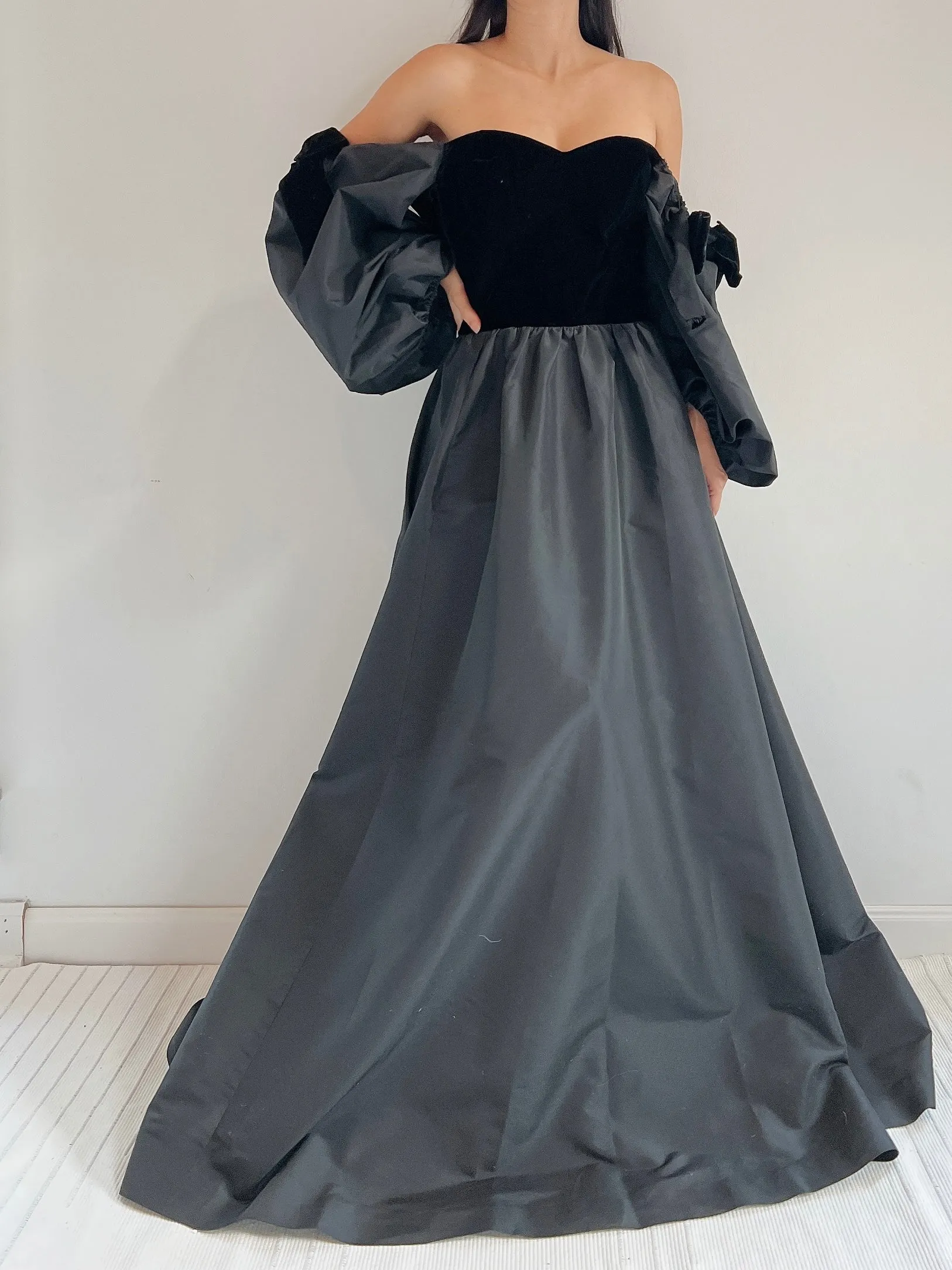Vintage Victor Puff Sleeves Gown - S/M